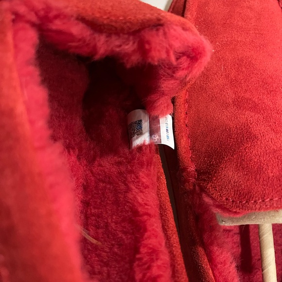 S*O*L*D  Ugg Ascot Samba Red - Picture 4 of 7